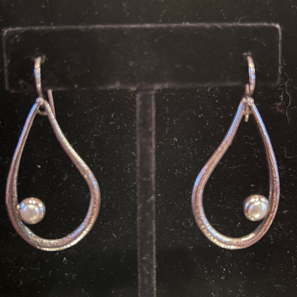 W2046 Silpada Pearl Teardrop Earrings